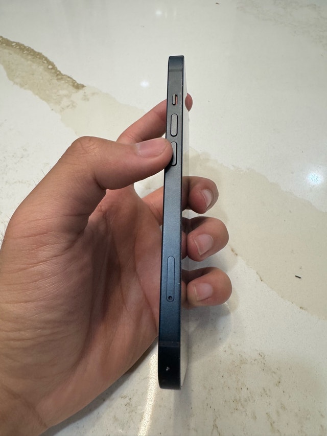 iPhone 13 128GB - 83% Battery Health - photo 3