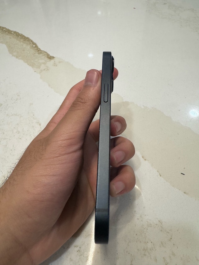 iPhone 13 128GB - 83% Battery Health - photo 4