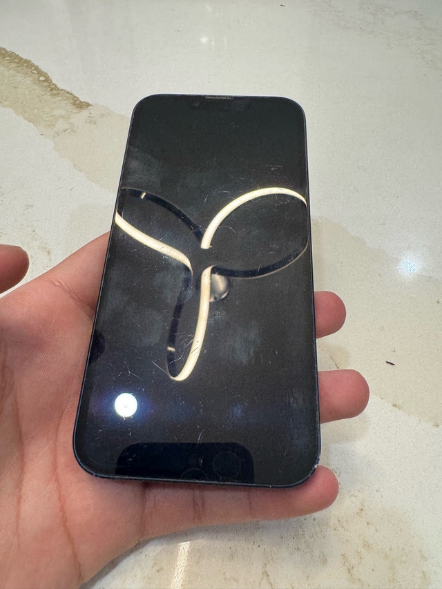 iPhone 13 128gb - 86% battery health - photo 2