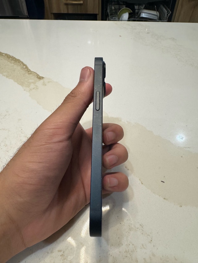 iPhone 13 128gb - 86% battery health - photo 4