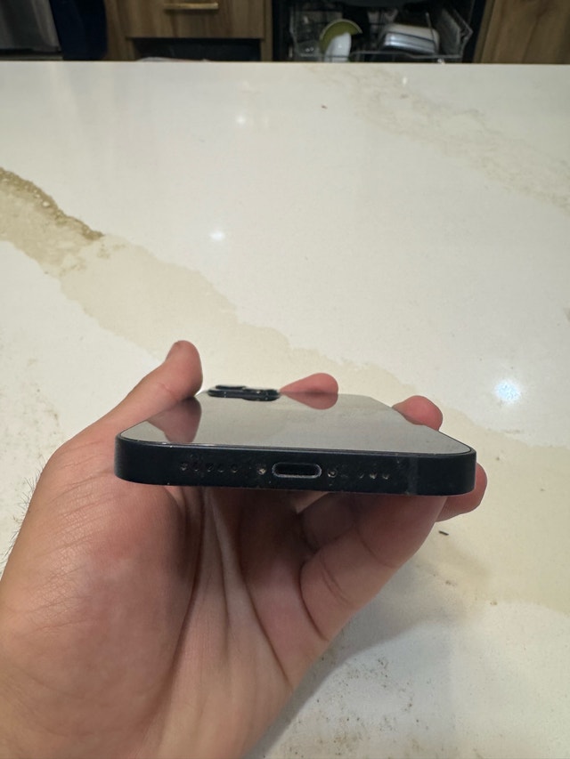 iPhone 13 128gb - 86% battery health - photo 5