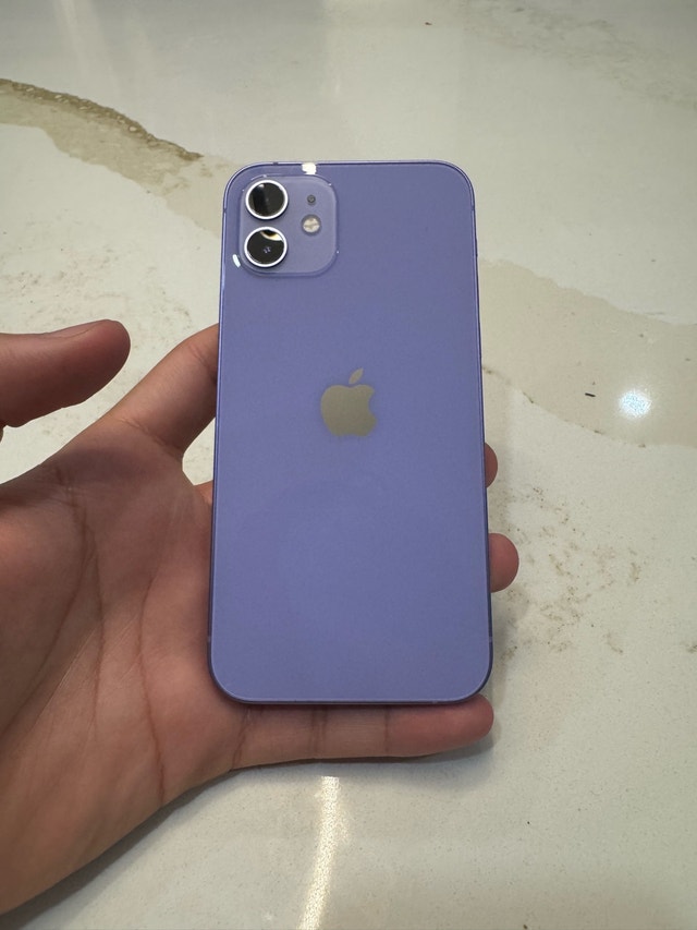 iPhone 12 64gb - 85% battery health