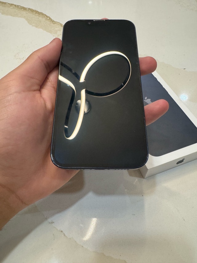 iPhone 13 128gb - 76% batt health - photo 3