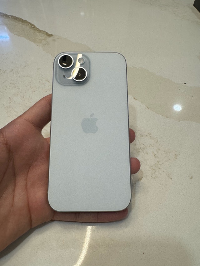 iPhone 15 128gb - 81% battery health