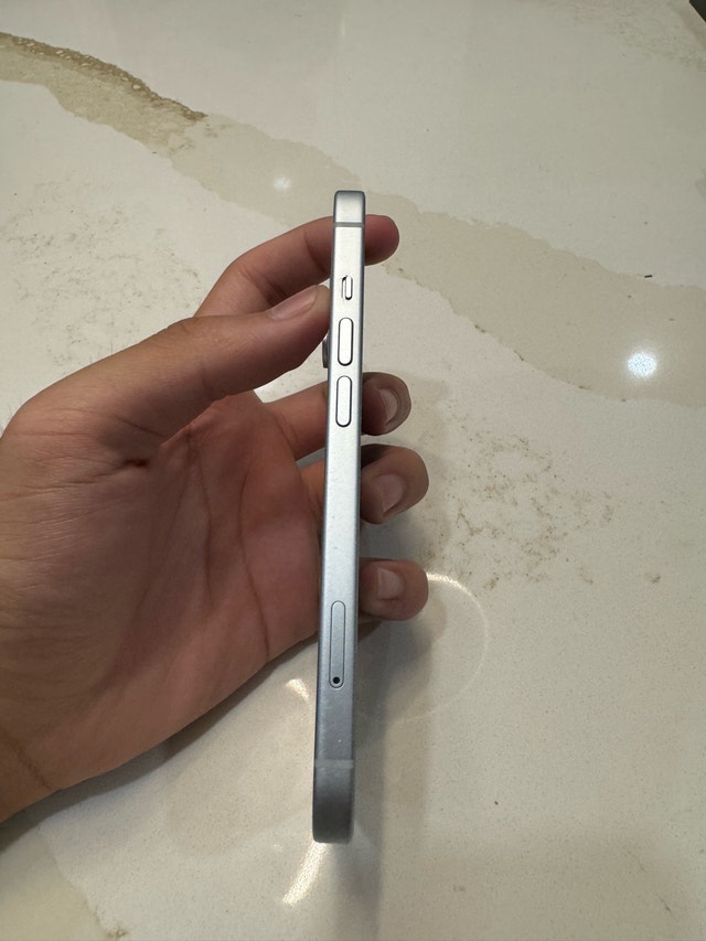 iPhone 15 128gb - 81% battery health - photo 3