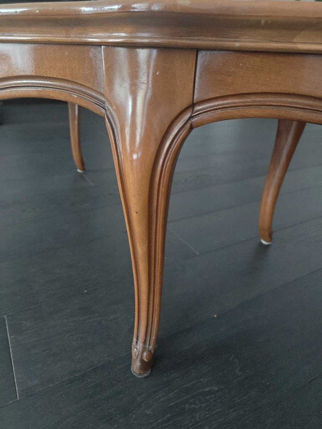 Antique Baetz Brother French Provincial Oval Coffee Table - photo 2