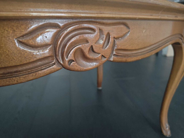 Antique Baetz Brother French Provincial Oval Coffee Table - photo 4