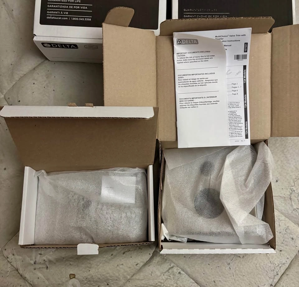 Delta Pivotal Rain Shower Faucet Complete Set, Stainless - photo 4