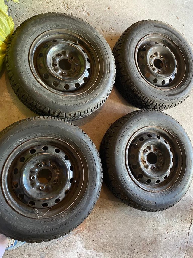 Snow tires with rims P 195/70R14/90 Made in Canada - photo 3