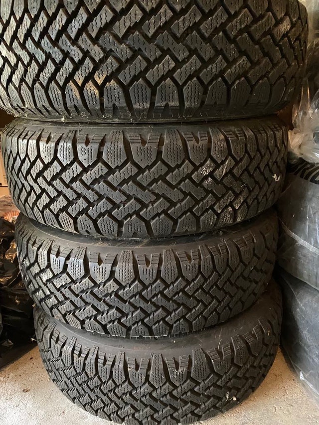 Snow tires with rims P 195/70R14/90 Made in Canada - photo 5