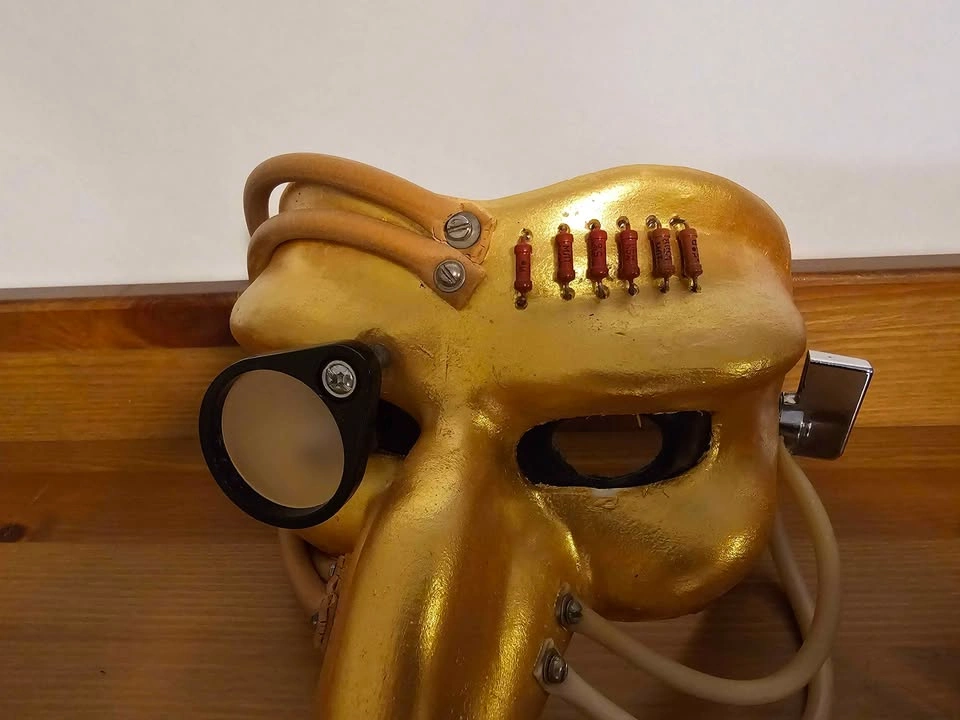 Hand decorated mask - photo 3