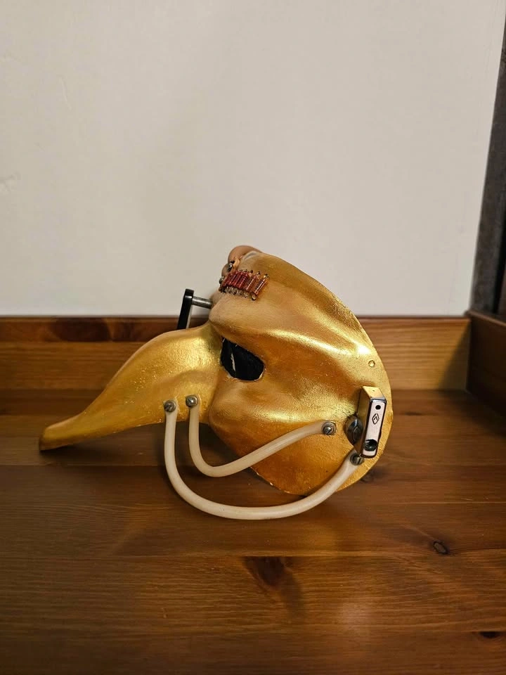 Hand decorated mask - photo 5