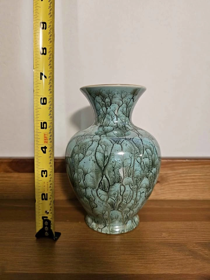 Vase made in Holland