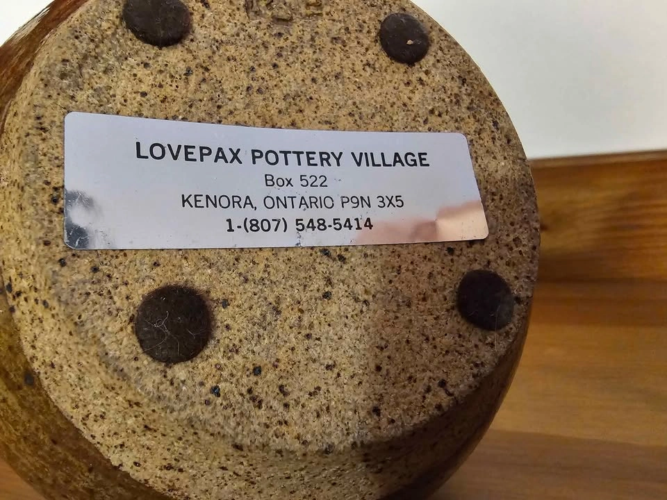 Hand made pottery vase - photo 2
