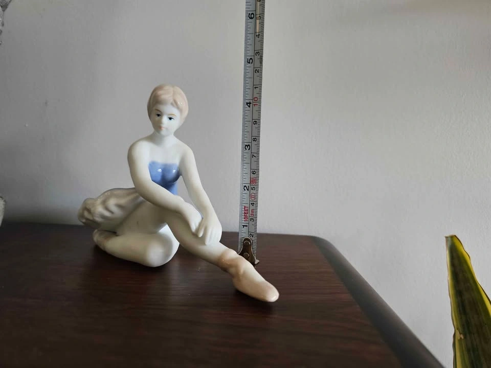 Vintage ballerina figurine - photo 2