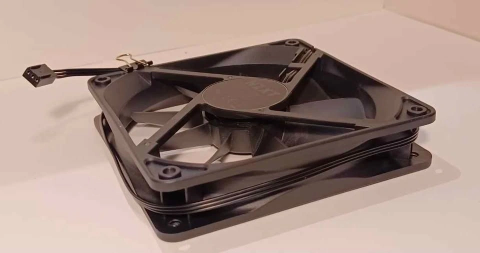 NZXT 120mm Rifle Bearing Fan - photo 2