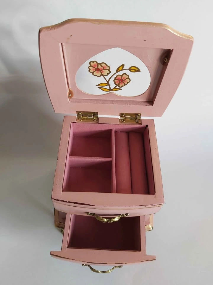 Upcycled vintage jewelry box - photo 3