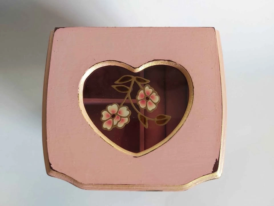 Upcycled vintage jewelry box - photo 4
