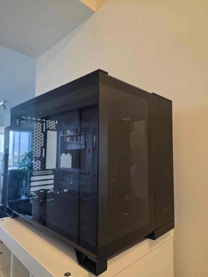 CORSAIR 6500X Tempered Glass Mid-Tower ATX PC Case - photo 2