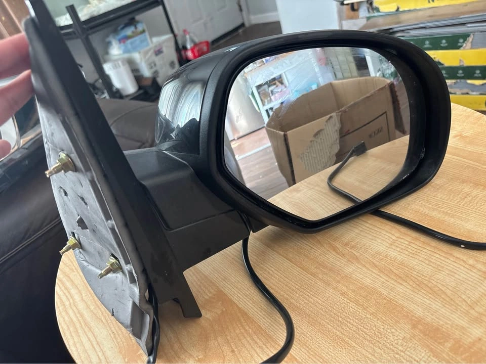 2007-2014 Tahoe Suburban Yukon Passenger Right Mirror - photo 3