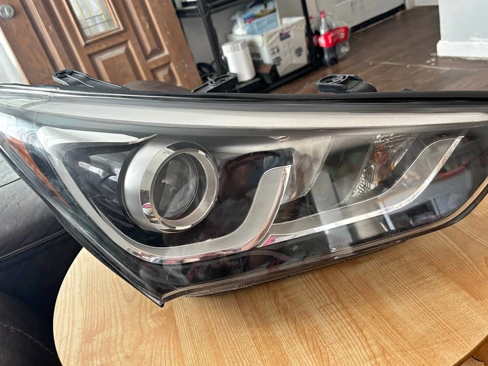 TYC Passenger Headlight for 2017-2018 Hyundai Santa Fe Sport
