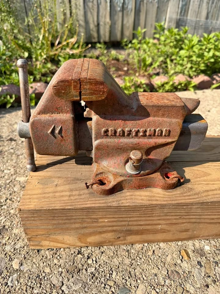 Craftsman Bench Vise