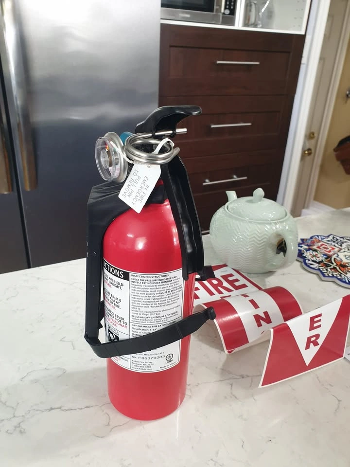 Kidde 3lb BC Fire Extinguisher - Kitchen/Garage/Boat - photo 4