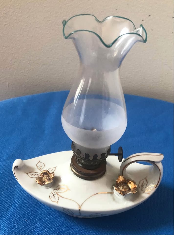 VTG. MINIATURE ALADDIN STYLE MOSS ROSE OIL LAMP - photo 3