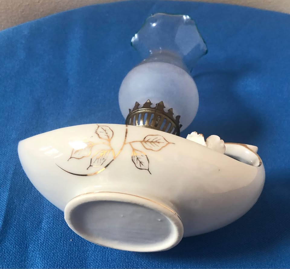 VTG. MINIATURE ALADDIN STYLE MOSS ROSE OIL LAMP - photo 4