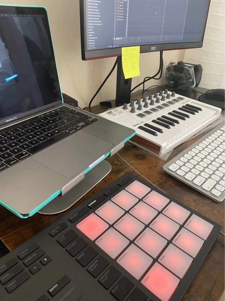 Maschine Mikro MK3 - Music Production Controller - photo 2