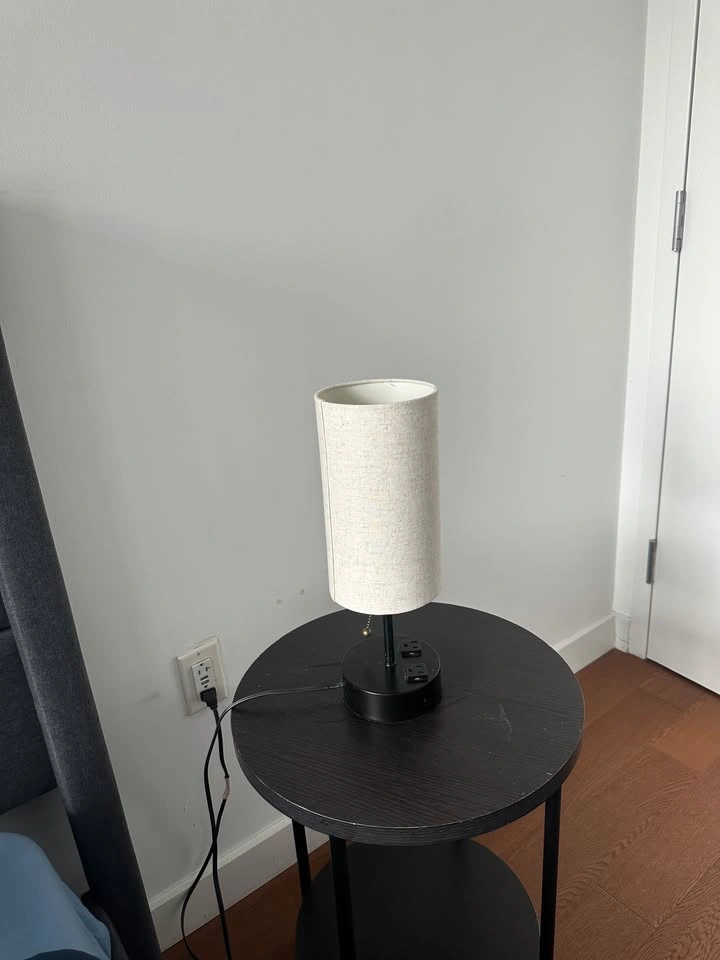 Modern Bedside Lamp with Charging Ports - photo 3