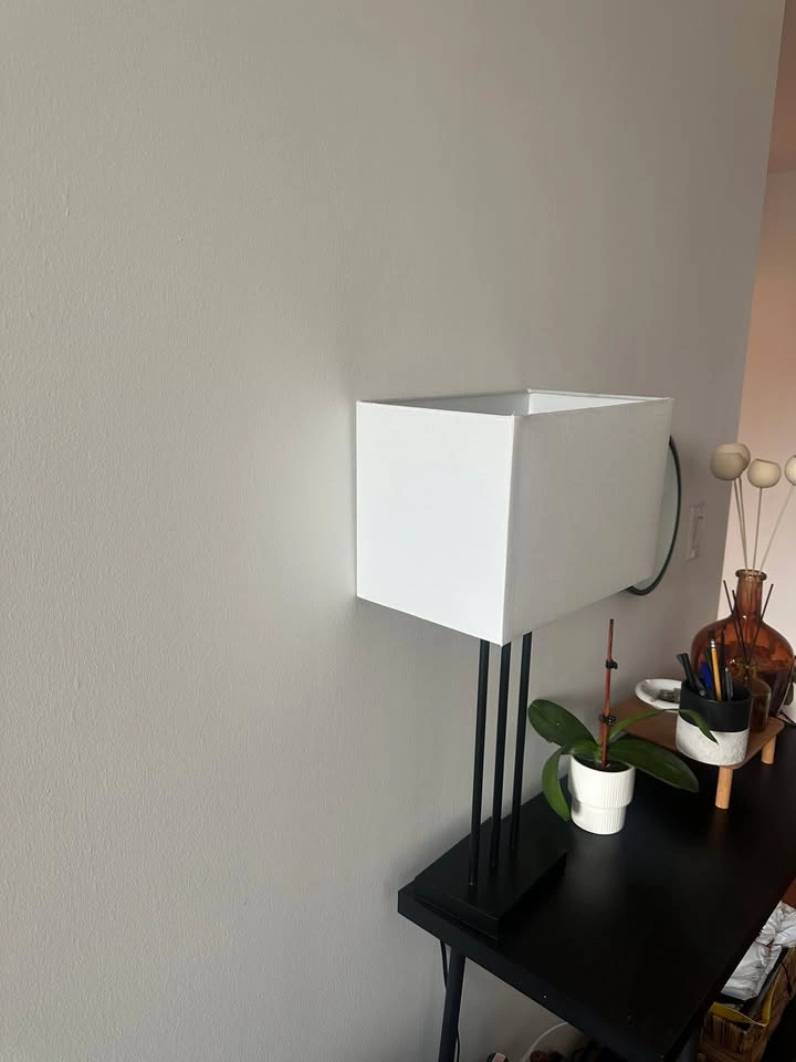 Black and White Table Lamp - photo 2