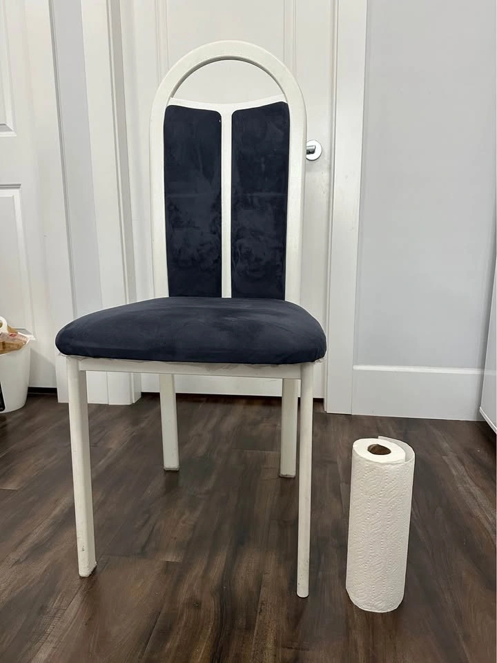 FREE 4x Chairs + Dining Table - photo 2