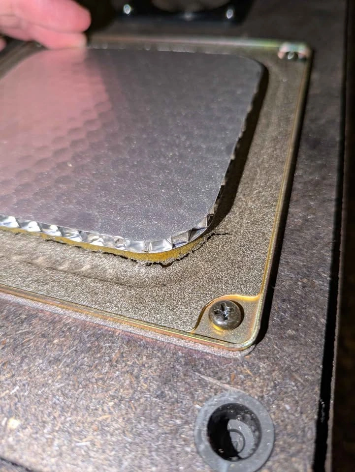 Realistic Minimus-35 Speakers – One Works, One Needs Repair $20 - photo 3