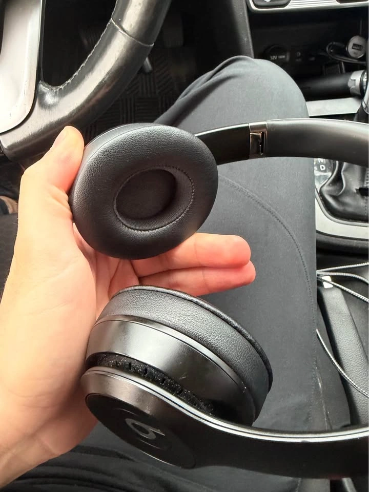 Beats Solo 4 Headphones - photo 3