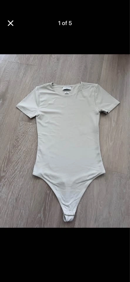 Aritzia Contour Bodysuit XS Light Beige - photo 4