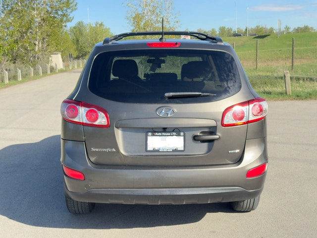 2012 Hyundai Santa Fe AWD | 2.4L Gas Saver | Warranty to 450,000 - photo 3