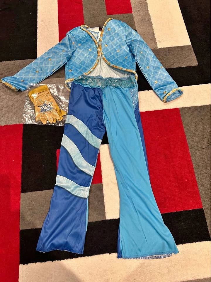 Disney Descendants Rise of Red Chloe Costume S (4-6X) - New