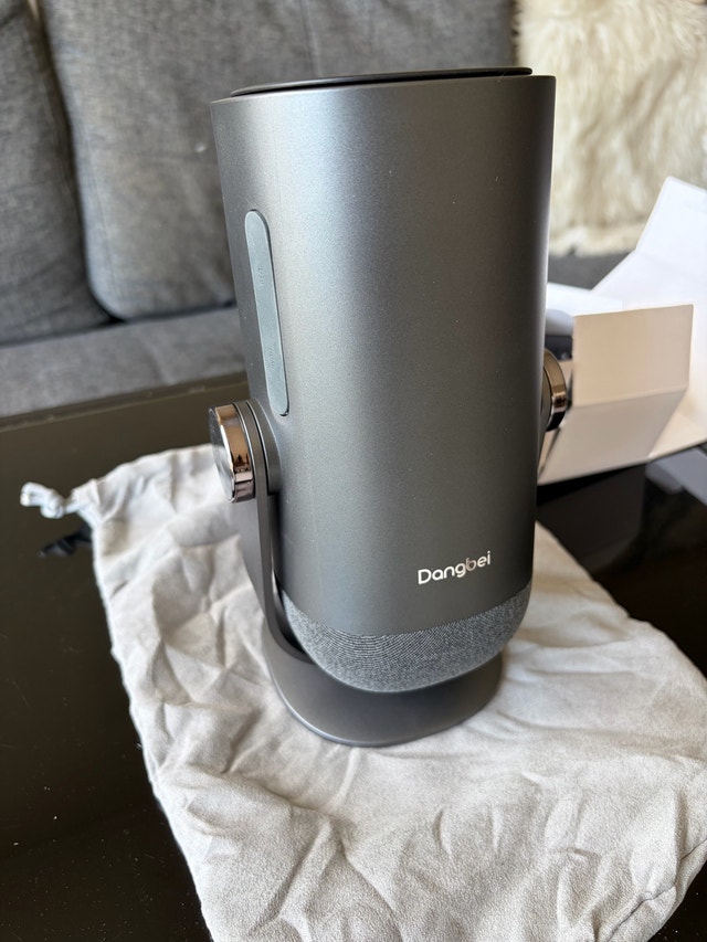 Dangbei Freedo Portable Projector