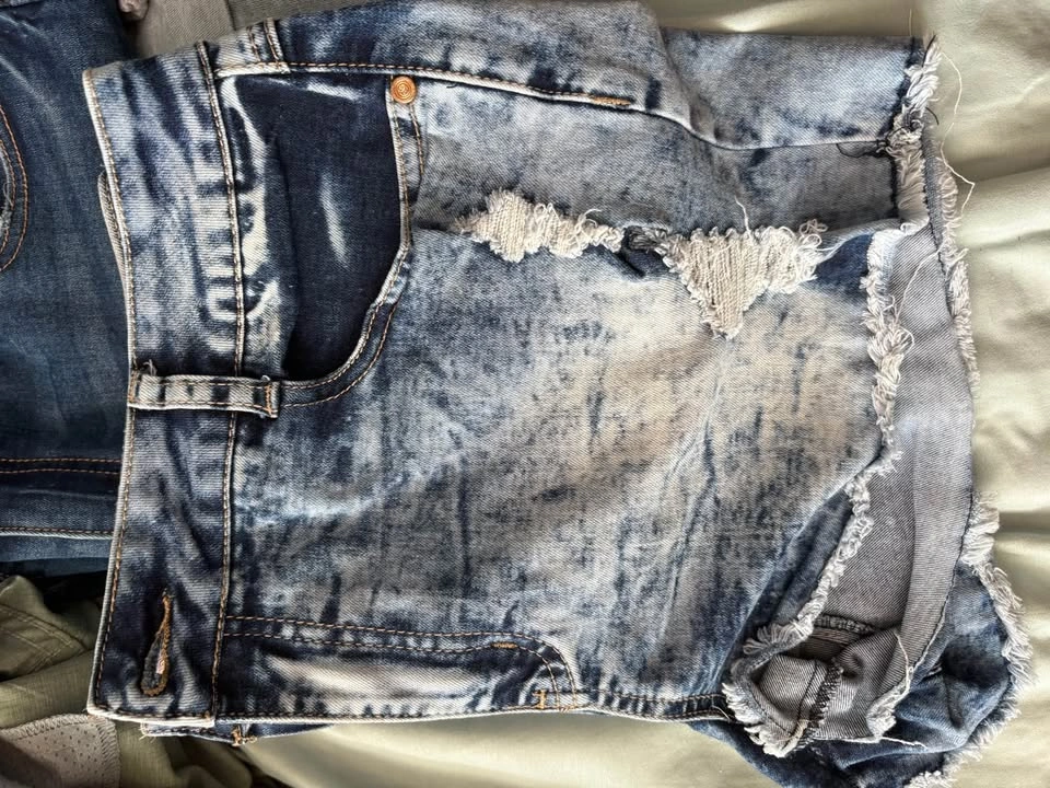 Silver / guess / gap shorts women size 28 ect - photo 5