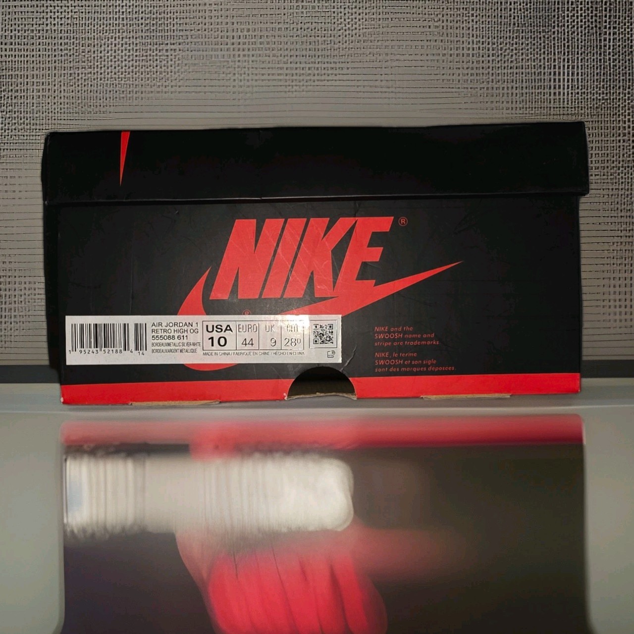 Size 10 - Jordan 1 Retro High OG Bordeaux - photo 2