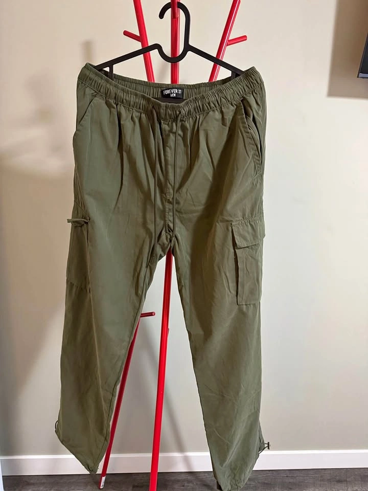 Forever 21 Men Olive Green Cargo Joggers Size M