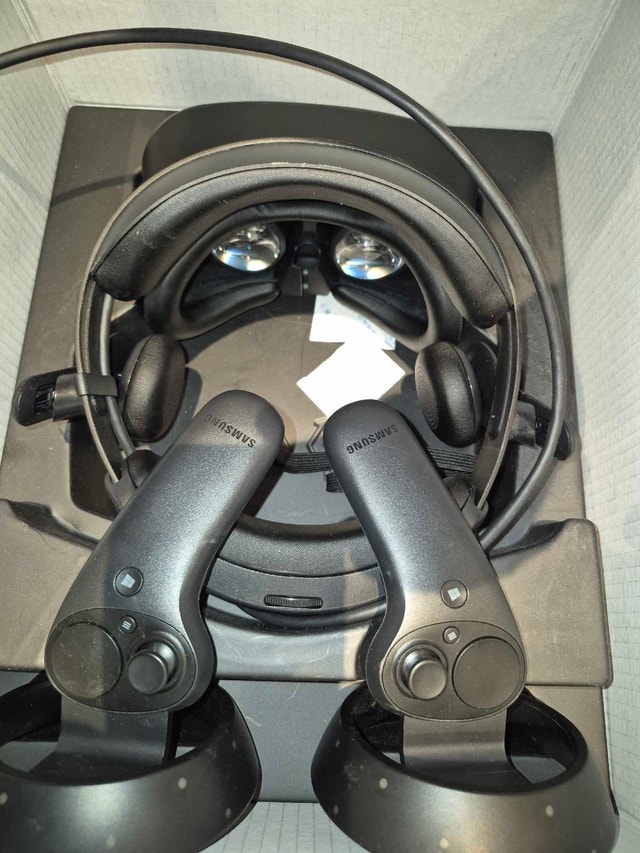 Samsung HMD Odyssey VR Headset - photo 2