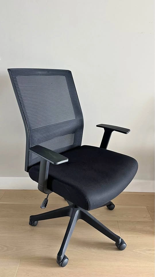 Black Mesh Office Chair