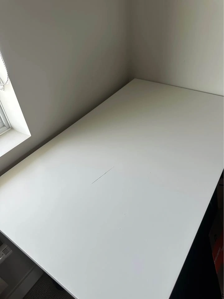 IKEA Linnmon White Desk - photo 3