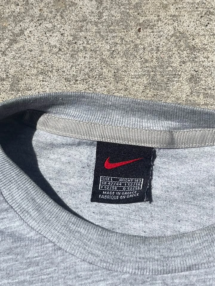Vintage 90s Nike Swoosh Embroidered T-Shirt (Made in Greece) - photo 4