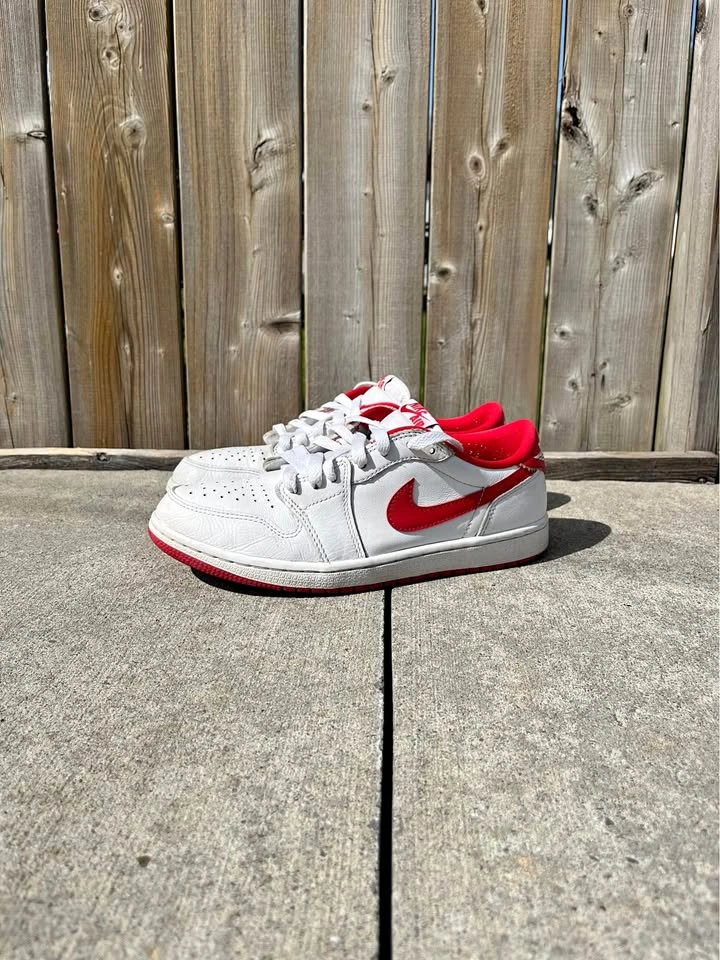 Nike Air Jordan 1 Low OG "University Red"