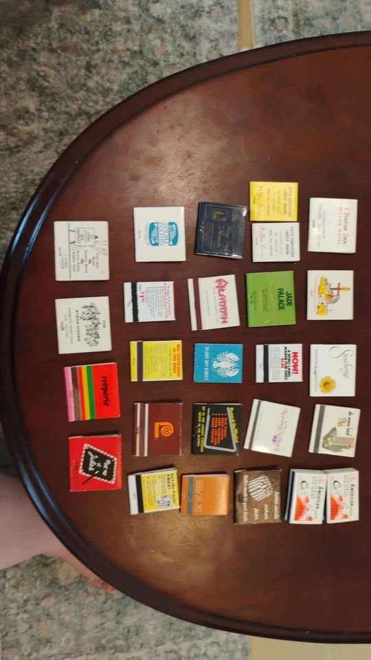 26 Vintage Hotel & Restaurant Matchbooks (1930s-1970s) - photo 2