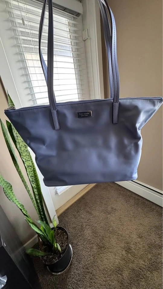 Closet downsizing, women’s handbags - photo 3