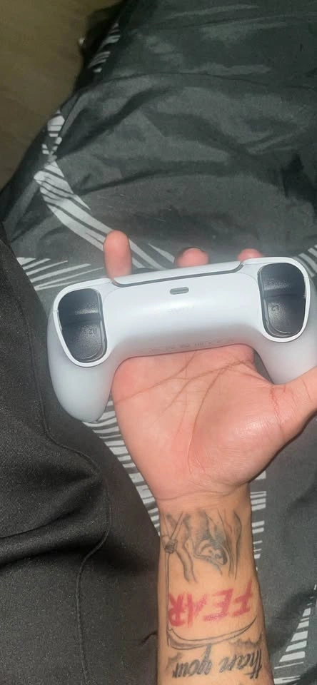 PS5 Controller - photo 3
